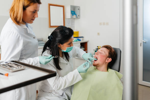 Best Emergency Care for Gum Disease in Pelican Bay, FL